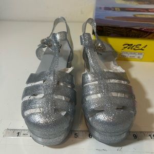 Fuel size 10 Silver Sandals